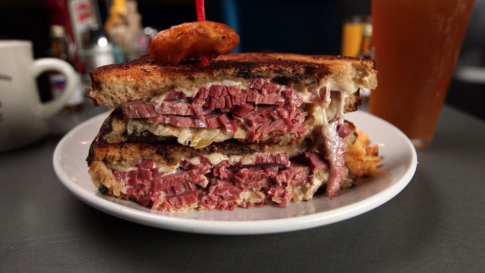 Roundabout Diner & Lounge