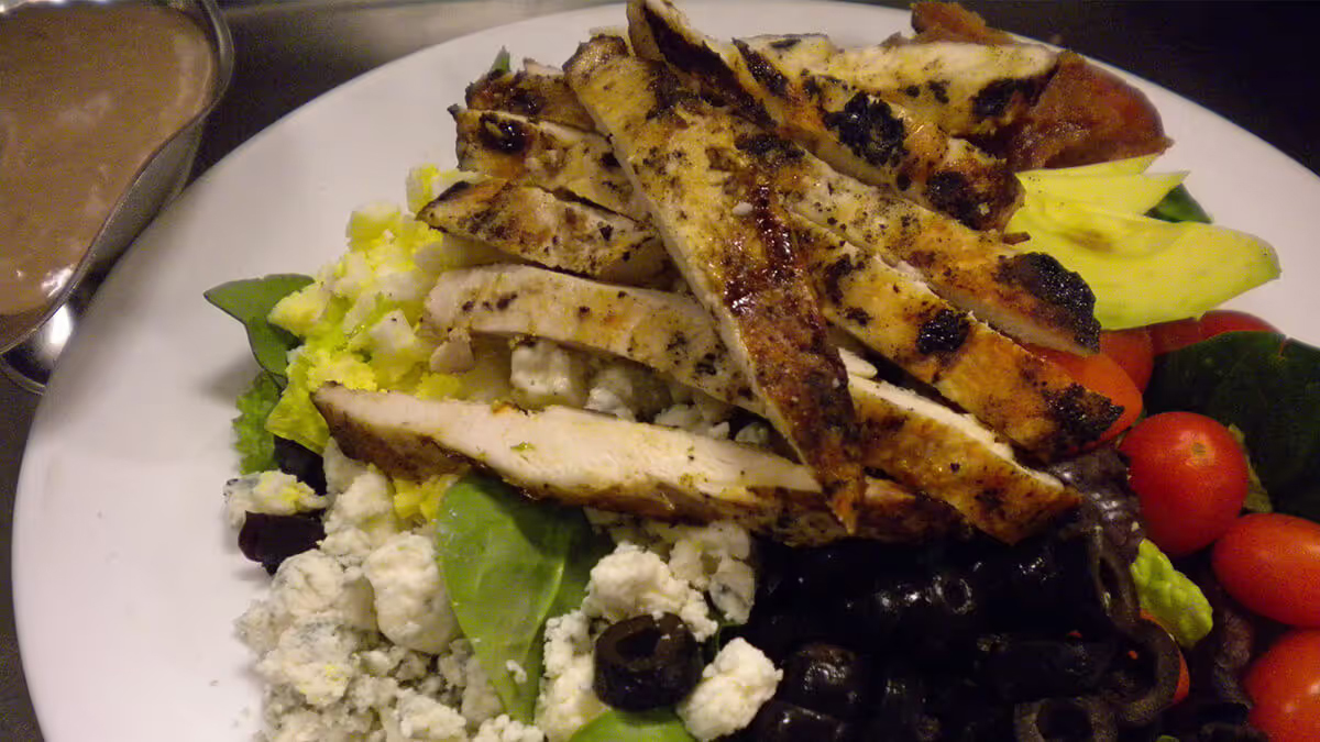 Roundabout Diner & Lounge