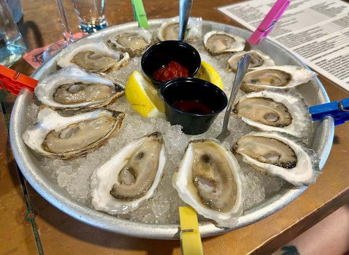 OystHERS Raw Bar and Bubbly