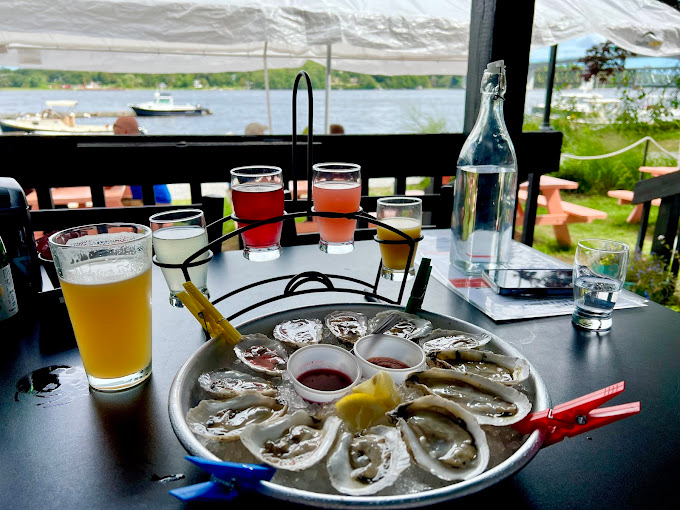 OystHERS Raw Bar and Bubbly