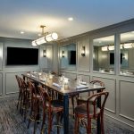 rBar & Kitchen at DoubleTree by Hilton