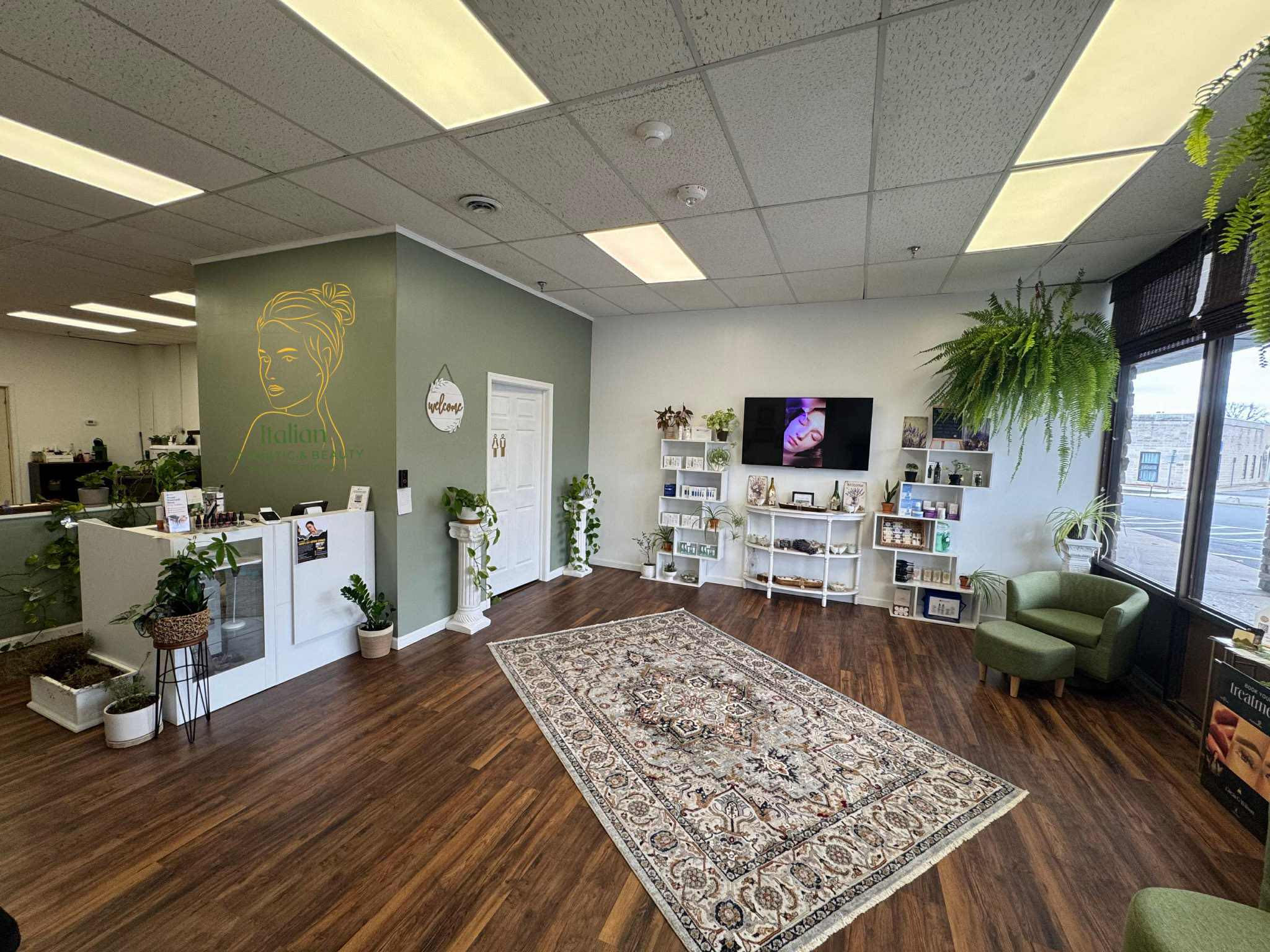 Italian Cosmetic & Beauty