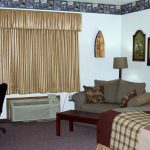 Gladstone Inn & Suites